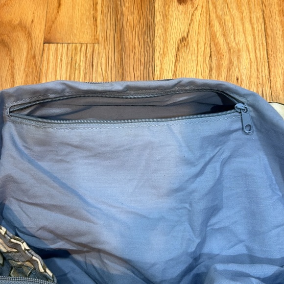 Big zip tote great for the beach - Picture 10 of 11